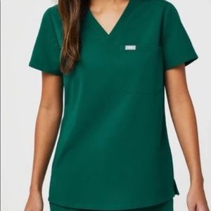 Figs woman’s scrubs 💚